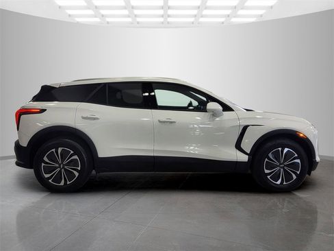 New 2025 Chevrolet Blazer EV LT image 3