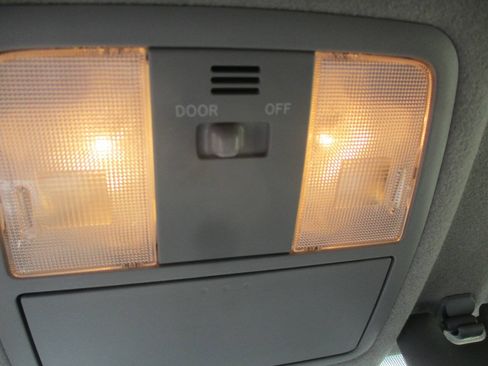 Used 2012 Toyota RAV4 4WD w/ Value Pkg image 34