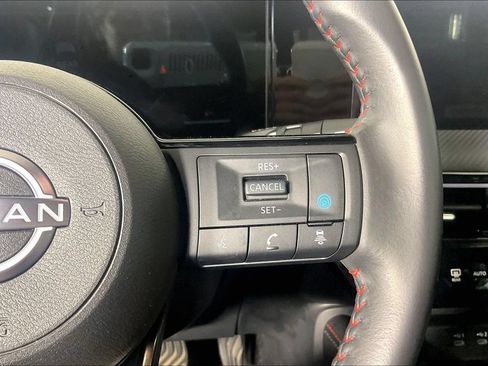 Used 2025 Nissan Kicks SR FWD image 23