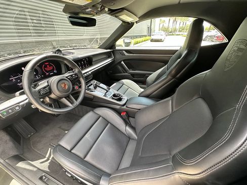 Certified 2025 Porsche 911 Carrera RWD image 4
