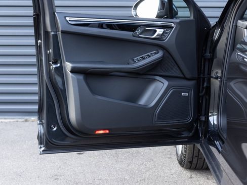 New 2026 Porsche Macan image 21