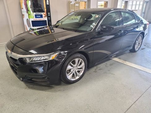 Used 2018 Honda Accord LX image 2