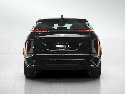 Used 2025 Cadillac Lyriq Luxury w/ LPO, Floor Liner Package AWD/4WD image 4