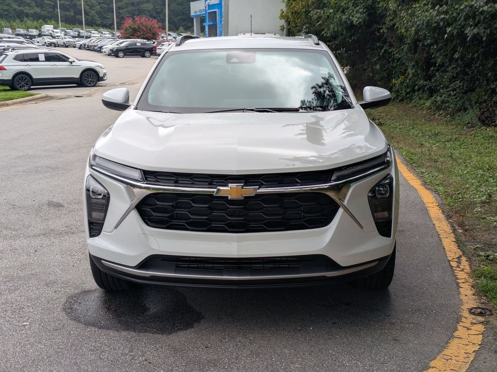 New 2026 Chevrolet Trax LT w/ Driver Confidence Package FWD image 6