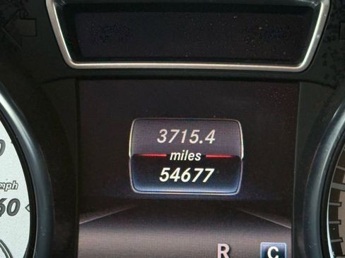 Used 2017 Mercedes-Benz GLA 250 image 14