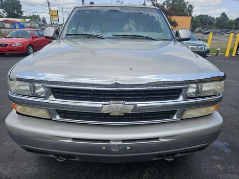 Used 2005 Chevrolet Suburban LT w/ Preferred Equipment Group AWD/4WD image 4
