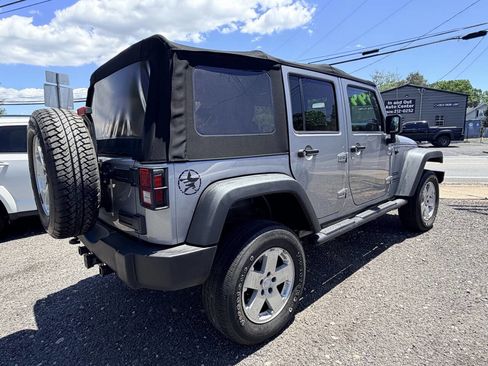 Used 2013 Jeep Wrangler Unlimited Sport AWD/4WD image 3