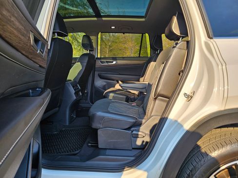 Used 2024 Volkswagen Atlas SEL Premium R-Line image 13