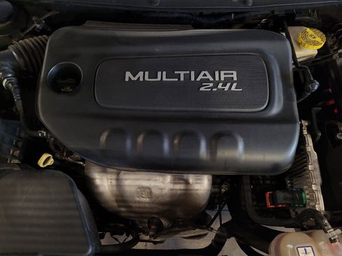 Used 2019 Jeep Cherokee Latitude w/ Popular Appearance Group AWD/4WD image 30