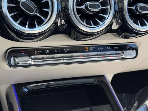 Used 2023 Mercedes-Benz GLB 250 w/ Premium Package image 22