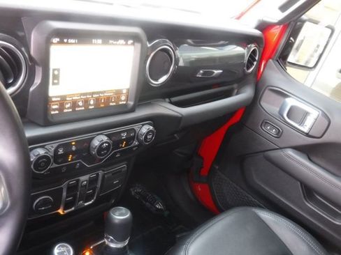 Certified 2022 Jeep Wrangler Unlimited Sahara image 31