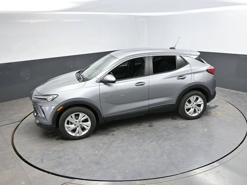 Used 2025 Buick Encore GX Preferred AWD/4WD image 38
