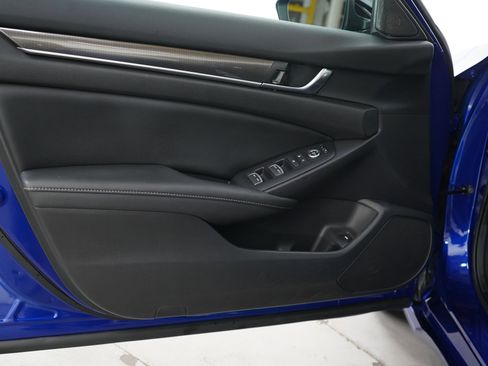 Used 2022 Honda Accord Sport image 17