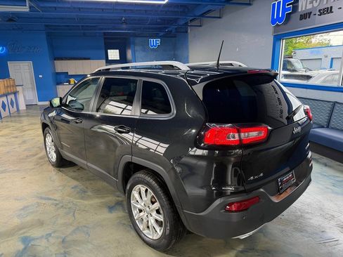 Used 2016 Jeep Cherokee Limited w/ Luxury Group AWD/4WD image 10