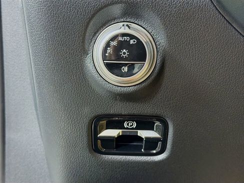 New 2026 Mercedes-Benz C 300 4MATIC Sedan image 11