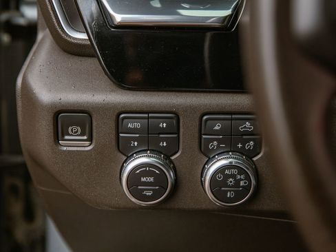 Used 2023 GMC Sierra 1500 SLT w/ SLT Premium Package image 17