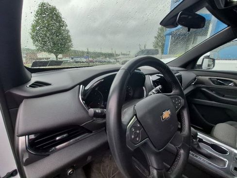 Used 2023 Chevrolet Traverse LT w/ LPO, Floor Liner Package AWD/4WD image 10