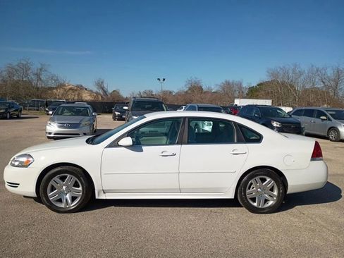 Used 2012 Chevrolet Impala LT FWD image 2