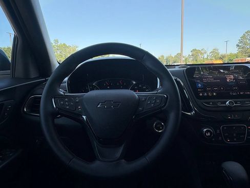 Used 2024 Chevrolet Equinox RS w/ RS Leather Package FWD image 18