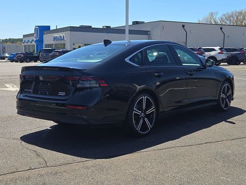 Used 2025 Honda Accord Sport image 5