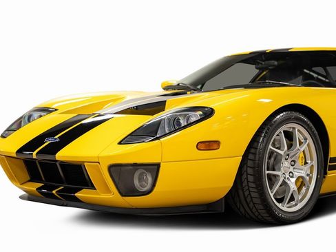 Used 2005 Ford GT image 15