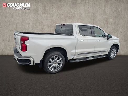 Used 2023 Chevrolet Silverado 1500 High Country w/ High Country Premium Package AWD/4WD image 9