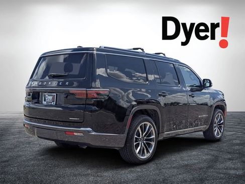 Used 2022 Jeep Wagoneer Series III w/ Premium Group I RWD image 3