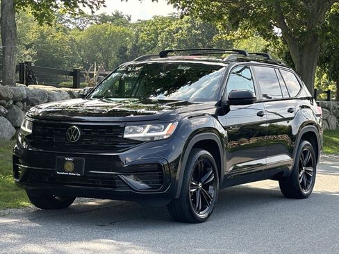 Used 2023 Volkswagen Atlas SEL R-Line AWD/4WD image 10