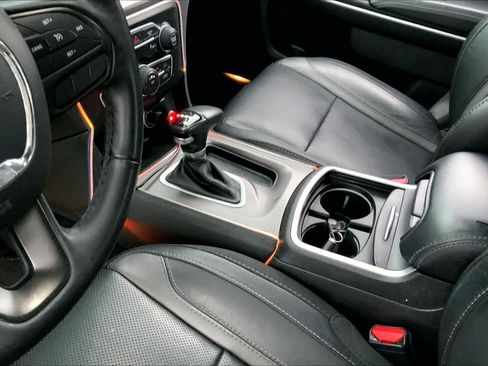 Used 2022 Dodge Charger SXT w/ Leather Interior Group RWD image 15