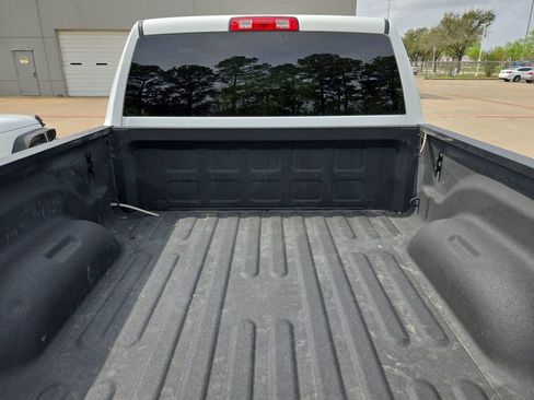 Used 2022 RAM 2500 Tradesman w/ Chrome Appearance Group AWD/4WD image 16