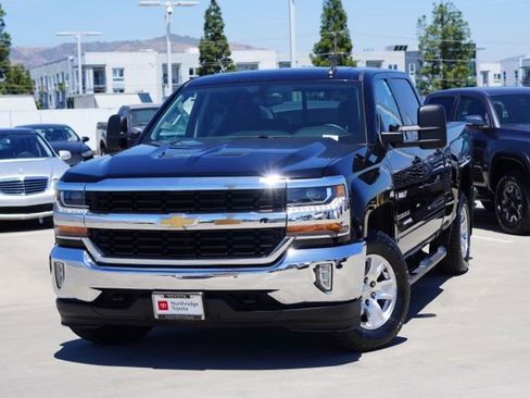 Used 2018 Chevrolet Silverado 1500 LT w/ All Star Edition AWD/4WD image 5