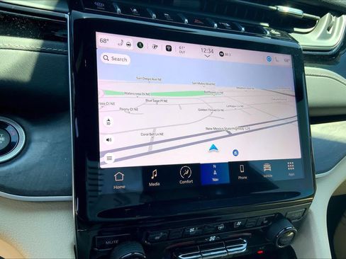 Used 2023 Jeep Grand Cherokee 4WD 4xe w/ Luxury Tech Group II image 32