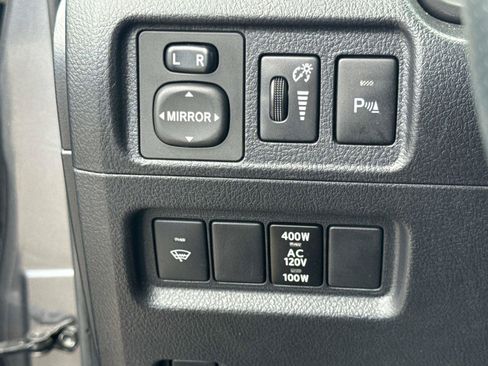 Used 2018 Toyota 4Runner Limited AWD/4WD image 30