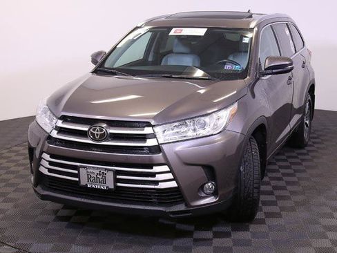 Certified 2017 Toyota Highlander XLE AWD/4WD image 5