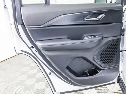 New 2025 Jeep Grand Cherokee Laredo image 25