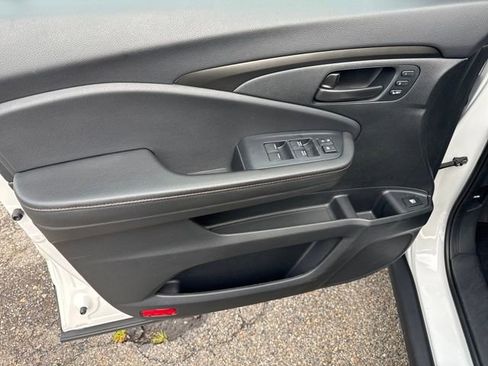 Certified 2024 Honda Ridgeline TrailSport image 6