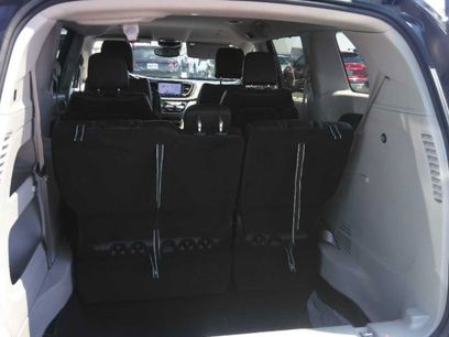 Used 2023 Chrysler Pacifica Touring-L
