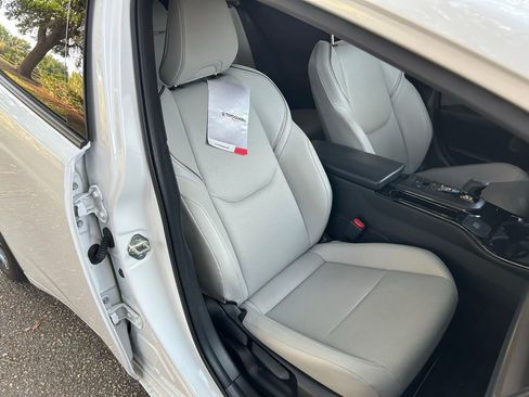 Used 2024 Toyota Prius XLE image 15