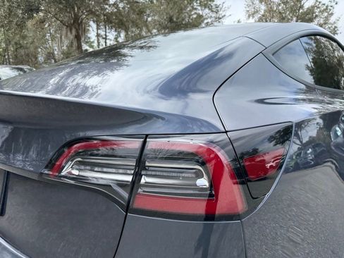 Used 2022 Tesla Model 3 Standard Range image 11