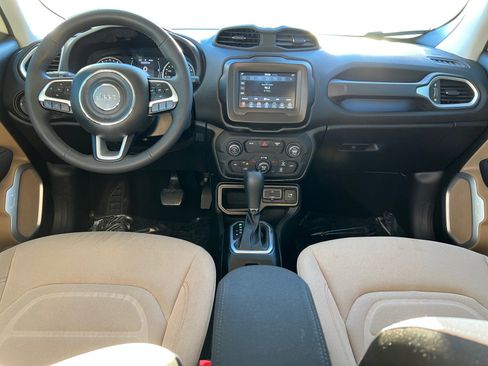 Used 2019 Jeep Renegade Latitude image 10