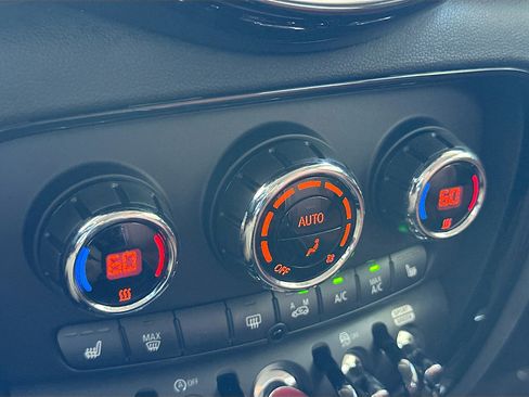 Certified 2023 MINI Cooper Clubman S w/ Signature Upholstery Package image 16