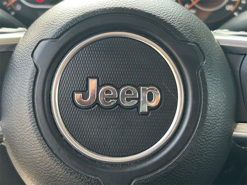 Used 2023 Jeep Gladiator Overland image 28