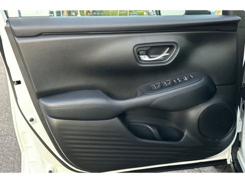 Certified 2023 Honda HR-V LX image 11