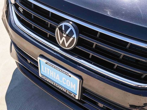 Certified 2024 Volkswagen Tiguan SE R-Line AWD/4WD image 8