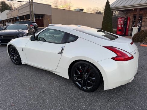 Used 2017 Nissan 370Z Touring image 8