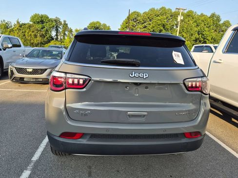 Used 2023 Jeep Compass Limited AWD/4WD image 8