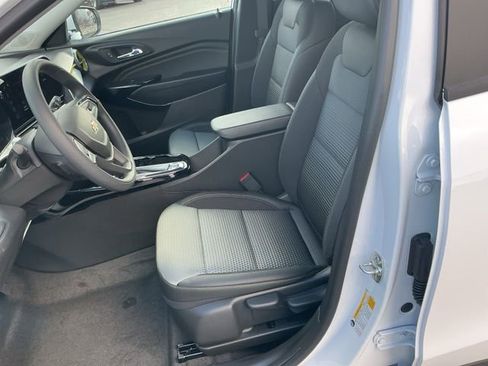 New 2026 Chevrolet Trax LT image 10