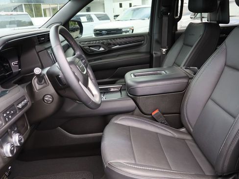 Used 2023 GMC Yukon XL Denali RWD image 23