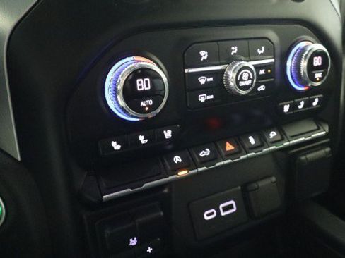 Used 2021 GMC Sierra 1500 SLT w/ SLT Premium Package AWD/4WD image 13
