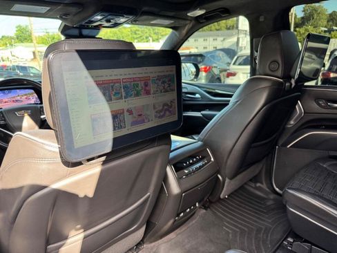 Used 2023 Cadillac Escalade ESV V AWD/4WD image 30